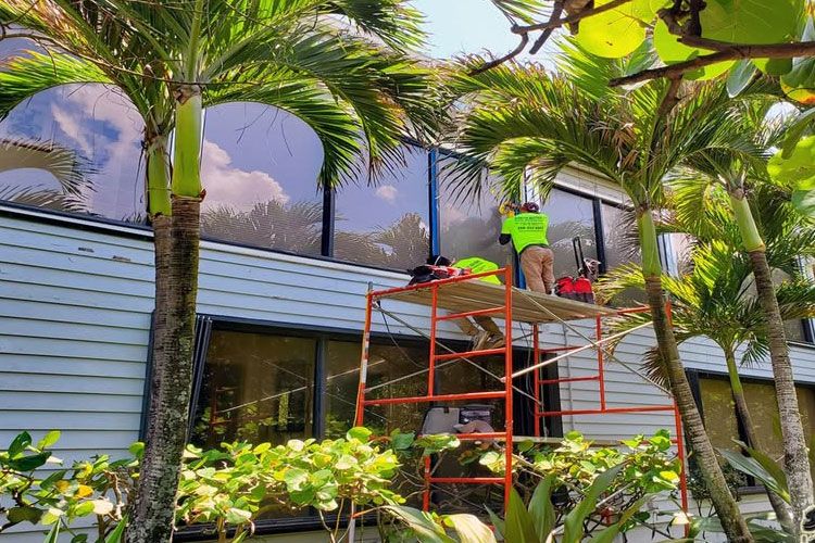 Remove Acid Graffiti from Glass